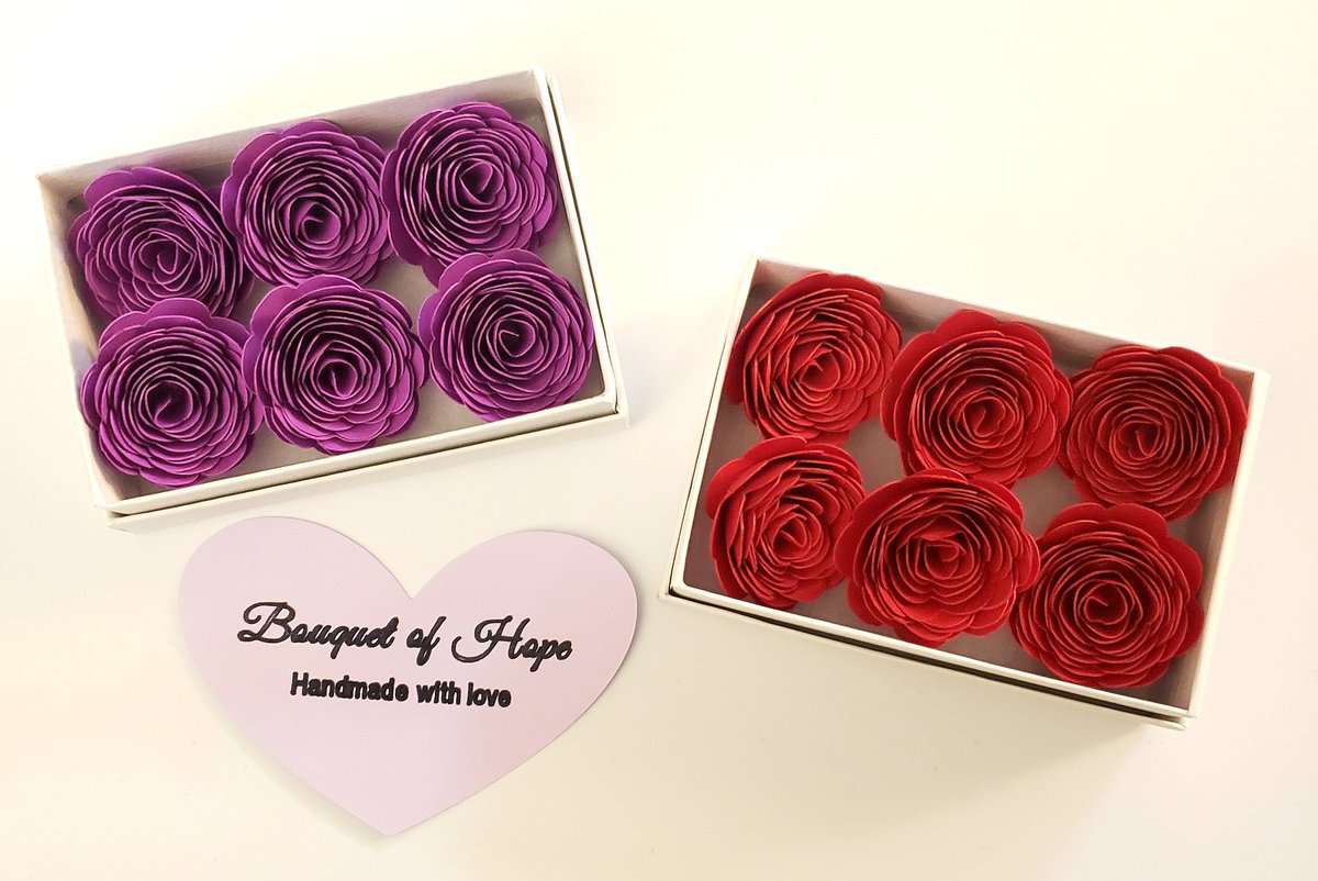 bouquetofhope's tweet photo. I have some purple roses headed to California and some red roses headed to Indiana on Monday. I wonder what they are going to decorate with these? #PaperCrafting #RolledRoses https://t.co/3PZofJycF6