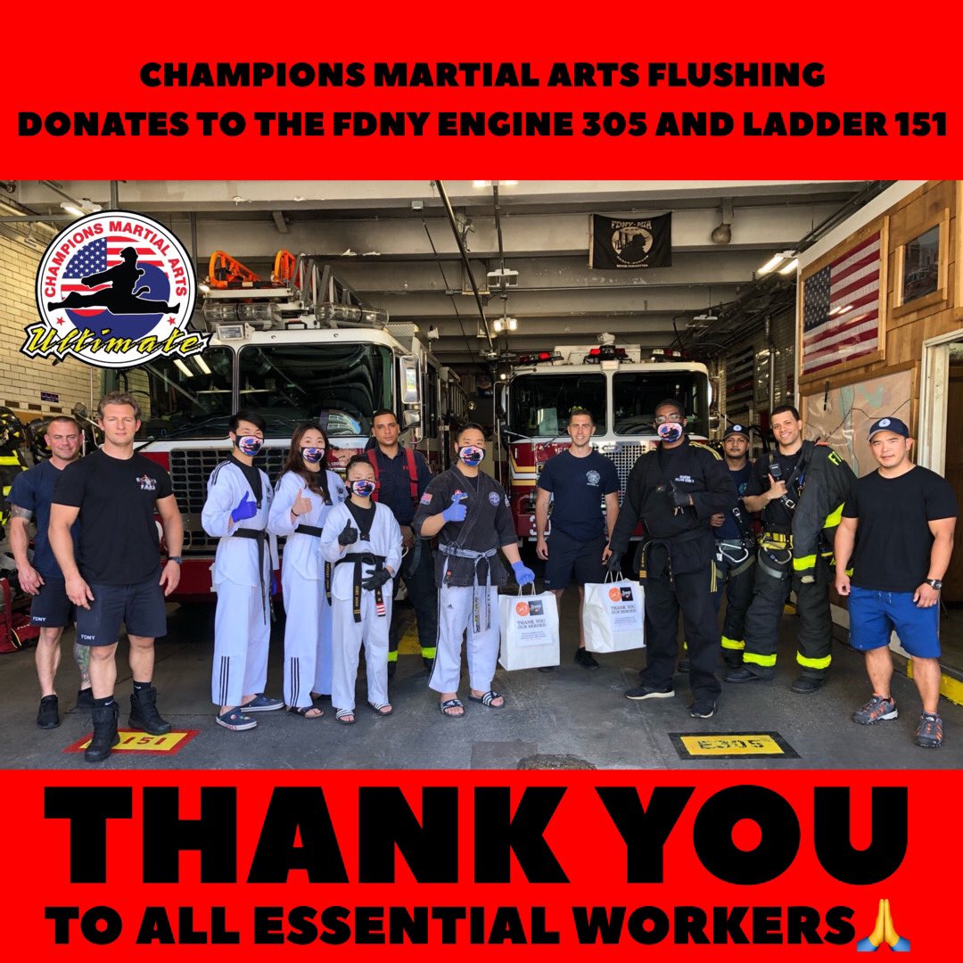 CMAFlushing's tweet photo. Champions Martial Arts Flushing donates delicious desserts from @SpotDessertBar to FDNY Engine 305 and Ladder 151 🚒
Thank you for your service 🙏
#Thankyouessentialworkers #FDNY #Frontline #Essentialworkers #Firefighters #CMASTRONG 💪 https://t.co/dSIfBXRMdf