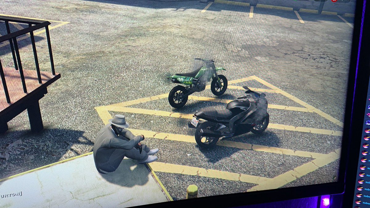 TheeFasha's tweet photo. Can I get a repair ? Lol 😂 #freedomRP https://t.co/ODkpjfPJzQ
