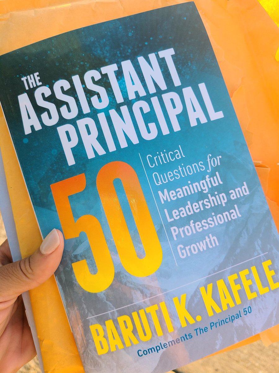 DericaTurner's tweet image. @PrincipalKafele pure joy just rushed through my fingers when I saw this envelope in the mail!! #rightontime #TheAP50 #GlowGrowGo