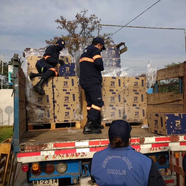 defensa_a's tweet photo. Hoy sábado fue un día donde seguimos ayudando a repartir las cajas de mercadería en la comuna.
El lunes volveremos con el mismo entusiasmo de siempre, con una gran sonrisa y sobre todo llenando nuestros corazones de gratitud. https://t.co/1dFzyFCuSq