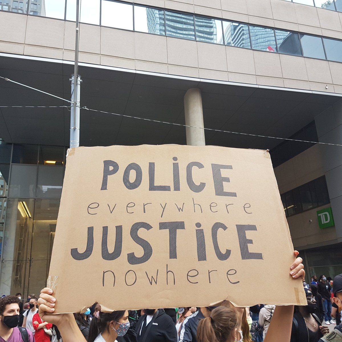 DesmondCole's tweet photo. #JusticeForRegis https://t.co/RZ3TPGws4Z