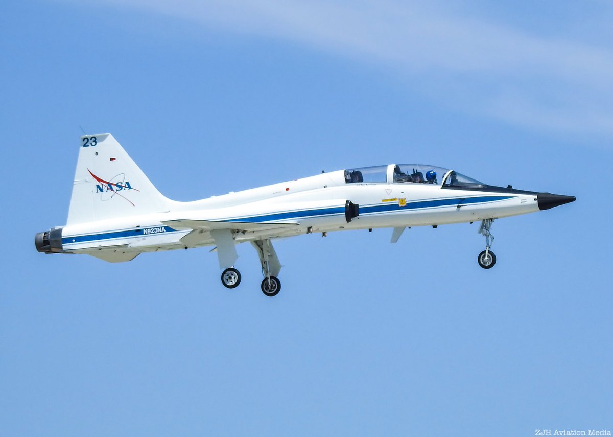 With the launch of astronauts for the first time on the SpaceX Dragon capsule today, it seemed fitting to post a NASA T-38. #osh17 #t38 #t38talon #nasa #space #trainer #fighterjet #militaryaviation #airventure #airshow #aviation #aviationphotography