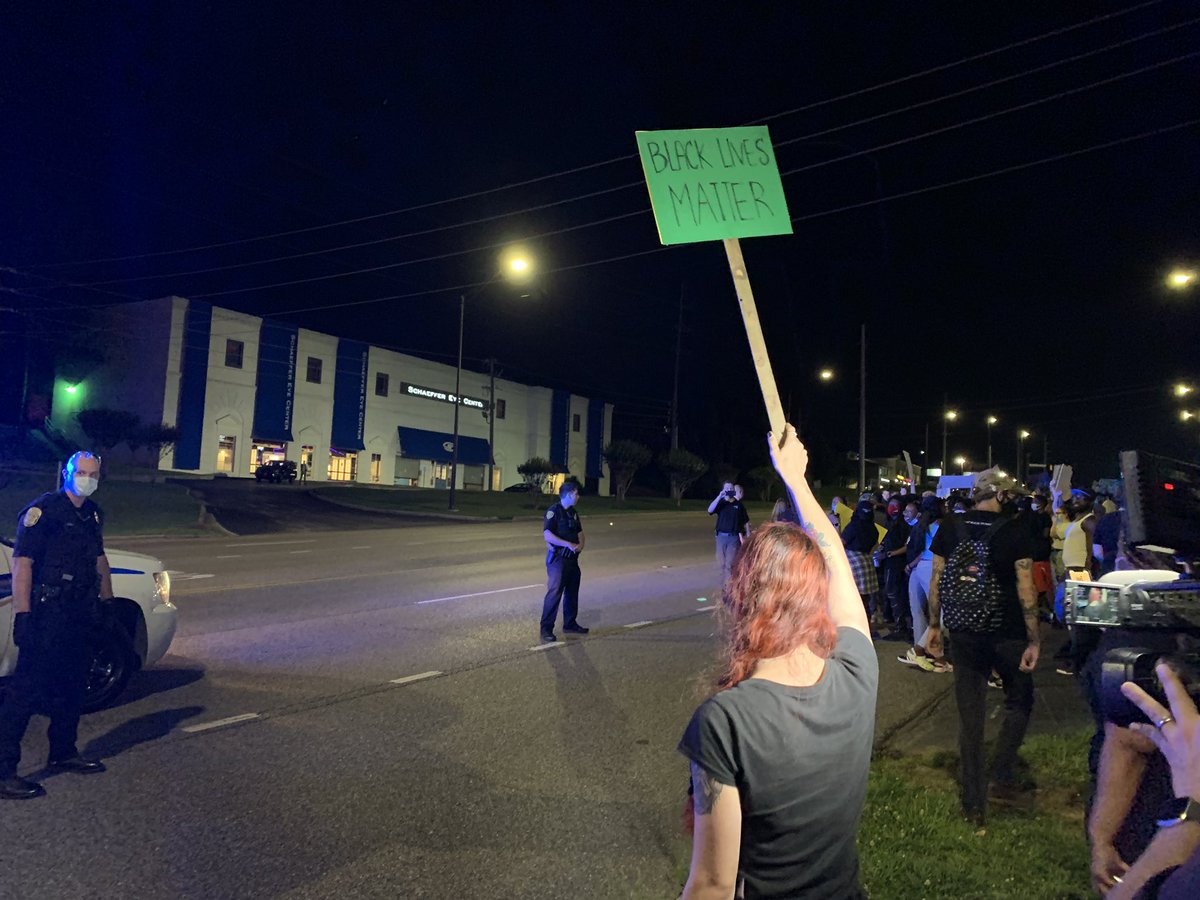 22 people were arrested, for various reasons, during the protest in Hoover Saturday night , according to  @HooverPD. Charges-mostly stemming from blocking traffic on Montgomery Highway.  @WBRCnews