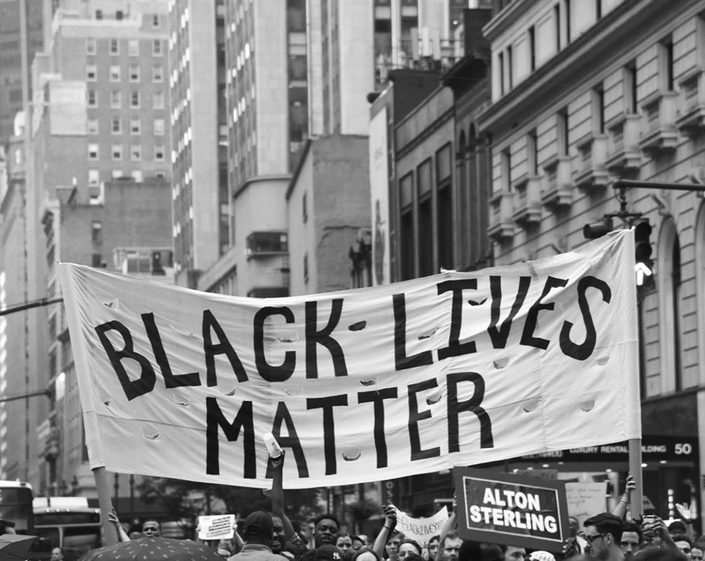 ArianaChart26's tweet photo. the death of people of color will not go unpunished, the American people raised their voices in a single fight, OVERCOMING CORRUPTION AND THE PLAGUE OF OUR LAND.
#BLACK_LIVES_MATTER 
#BlackLivesMatter 
#BlacklivesMaters https://t.co/mRL7YSanzk