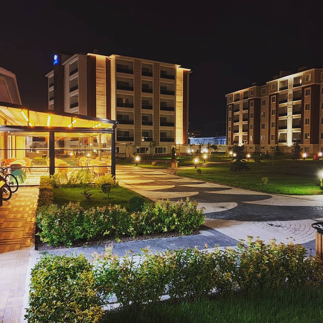 Siz Değerli Misafirlerimizi; hijyenik, tertemiz ve güvenli bir tatil geçirmeniz adına alınan tedbirlerle beraber her zaman dezenfekte ettiğimiz size özel termal havuzlu odalarımıza bekliyoruz. 💦
İletişim:
0272 252 5757
aforiathermal.com

#thermal #havuzluoda #hijyen