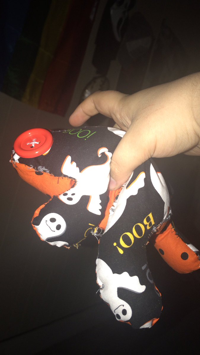 TheWhoBabe1999's tweet image. To lighten up my page a bit for the people that are anxious, I present to you Crowley the Frog. I made him today and he’s filled with rice, so he can be used as a heating pad if needed! #GoodOmens #Frogplush #Breath #ThingsWillBeOk