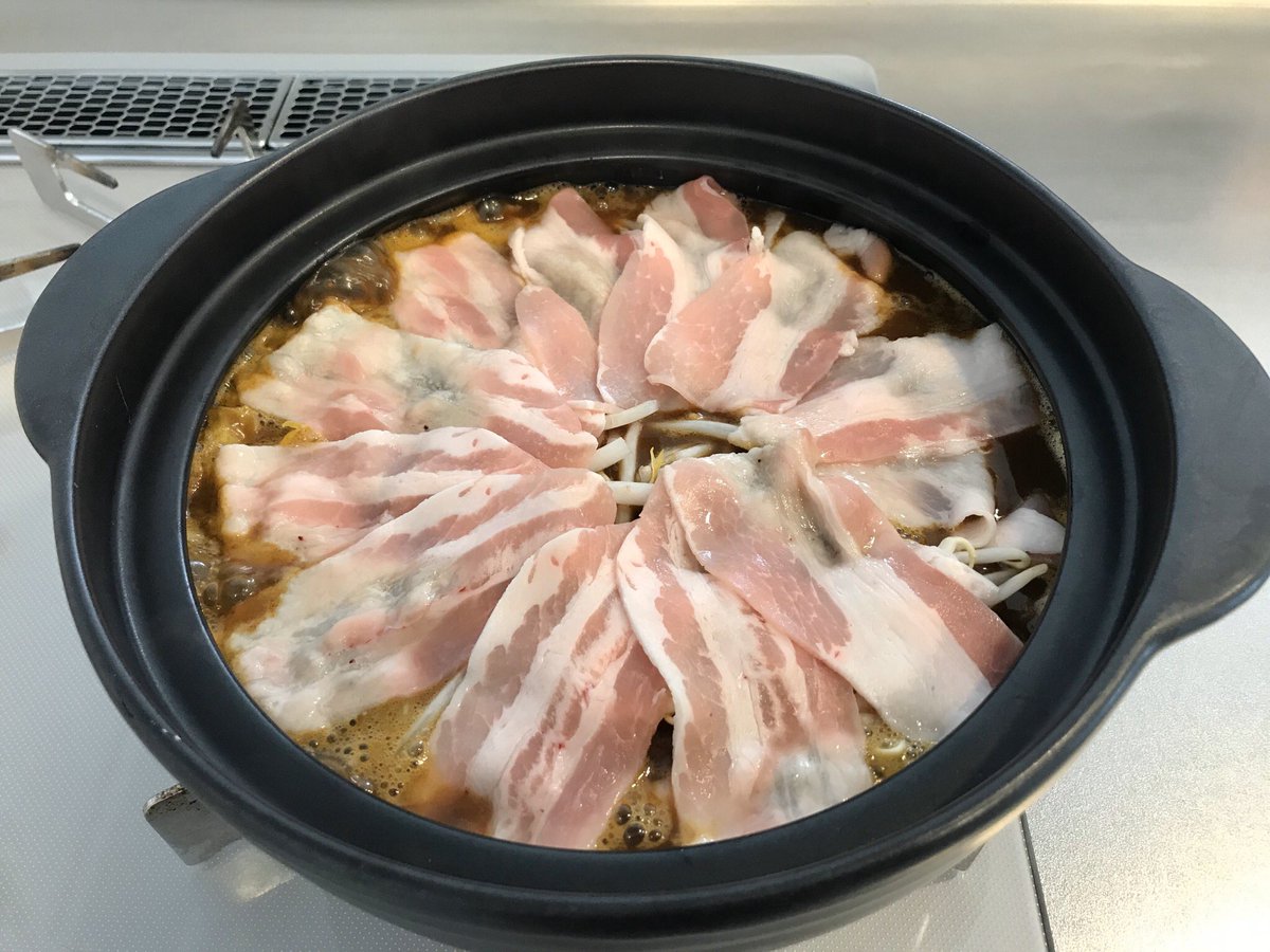 masamin99089019's tweet image. 再び自粛生活🍲
カレーちゃんこ、旨し🍛
#自粛ちゃんこ #カレーちゃんこ #〆はうどんに決まってらぁ #カブキさんのカレーちゃんこ食べたい