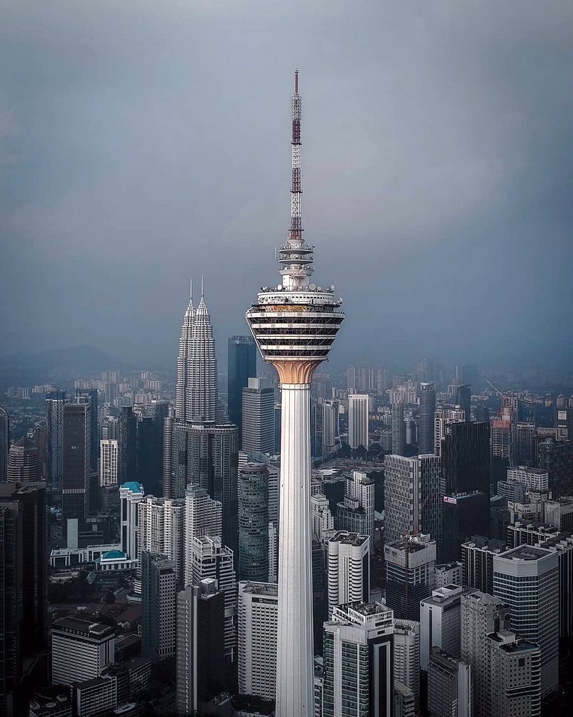 KreativerKlubKL's tweet photo. To get the full value of joy you must have someone to divide it with.
📸Photo Credit: @meed_baron
#creatorshubkl #malaysia #kualalumpur #selangor #creators #aerialphotography #citylights #skyline #petronastowers #twintowers #klcc #klccview #menarakl #kltower #bukitnanas https://t.co/zaCOeyxt0M