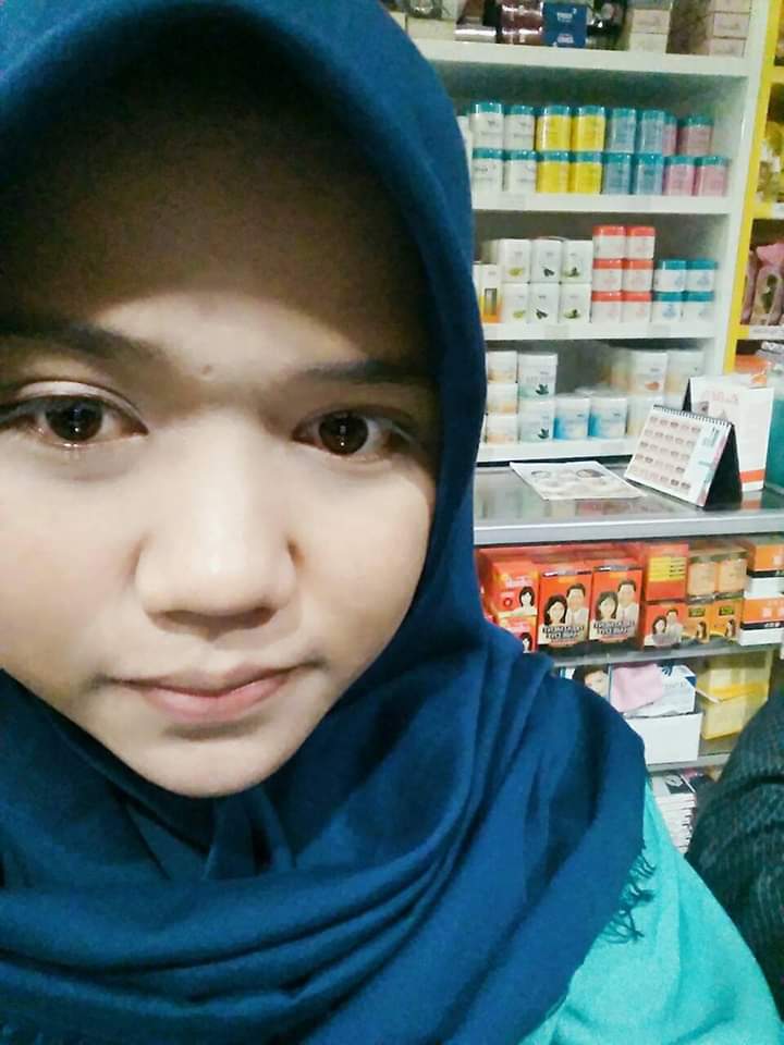 Shinta0796's tweet photo. Mending kerja daripada mikirin kamu 😊 https://t.co/4EfpAz400H