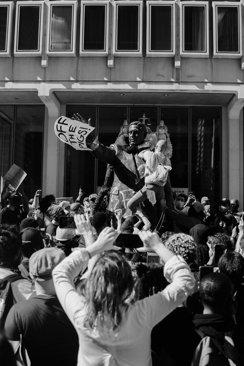 MakeWondersWW's tweet photo. Philly protests today. Shot by me. https://t.co/Z5legYhS8j