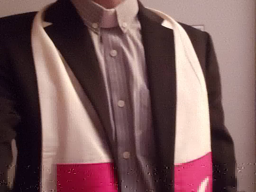 AlanDicken1's tweet photo. Tonight I went full the protests in #Cincinnati in full clergy gear and was prepared (as always) to be a line between police and agitators. I am a protesters but usually a clergy collar and stole help de-escalate the situation... https://t.co/SWTyalKJnD