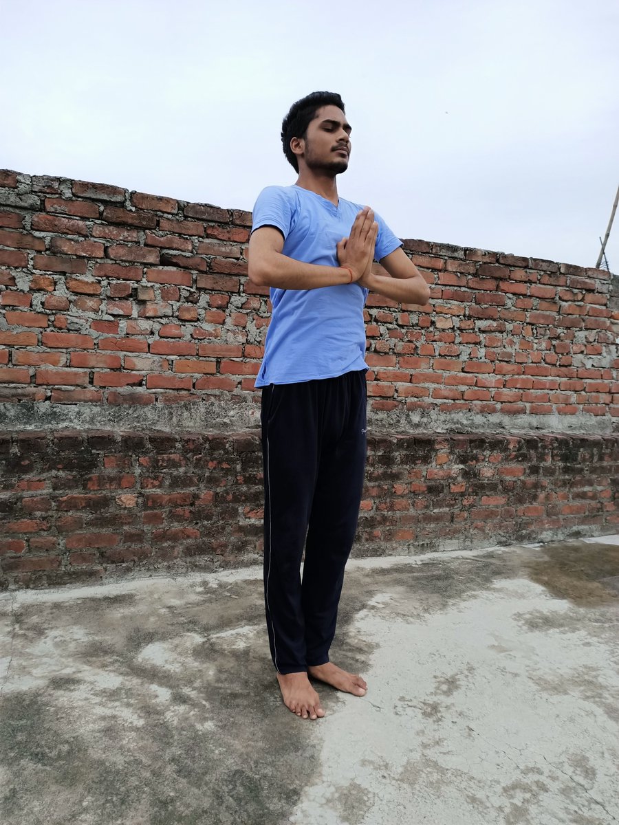 HandleNss's tweet photo. राष्ट्रीय सेवा योजना , सम्भल

बहजोई महाविद्यालय, बहजोई (सम्भल)

दिनाँक - 31/05/2020

आयुष मंत्रालय के निर्देशों के अनुपालन में सूर्य नमस्कार के लिये प्रेरित करते स्वंसेवक करनवीर यादव ।।

डॉ. रीता सिंह
नोडल अधिकारी
रा से यो सम्भल
@NSSRDLucknow https://t.co/FWiY8W0Y6B