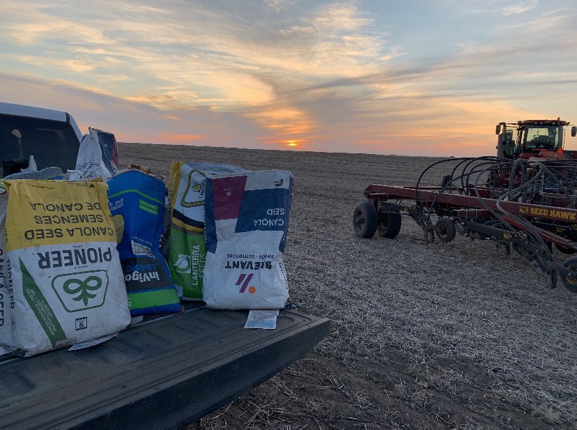 TaraCardiff2's tweet photo. Beauty of a night seeding the last plot of the year @SynergyAGGovan @CortevaCA https://t.co/pZ6VZsS9XF
