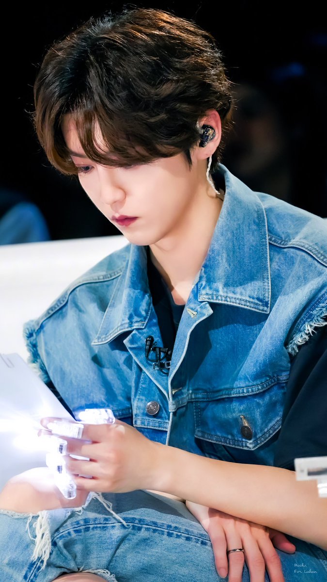 Mochi 'ㅅ' (@b19900420) on Twitter photo 