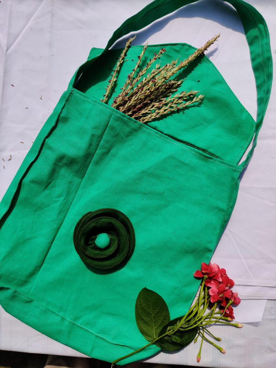 dm_sitamarhi's tweet photo. Make In India
Reusable cotton designer mask, cloth bag ,T Shirt etc made by SHG Jeevika didis and Migrant Workers.
#CoronaWarriors
#GlobaltoLocal
#MaskTree
@NITIAayog @PMOIndia @makeinindia https://t.co/QMVElOLVdQ