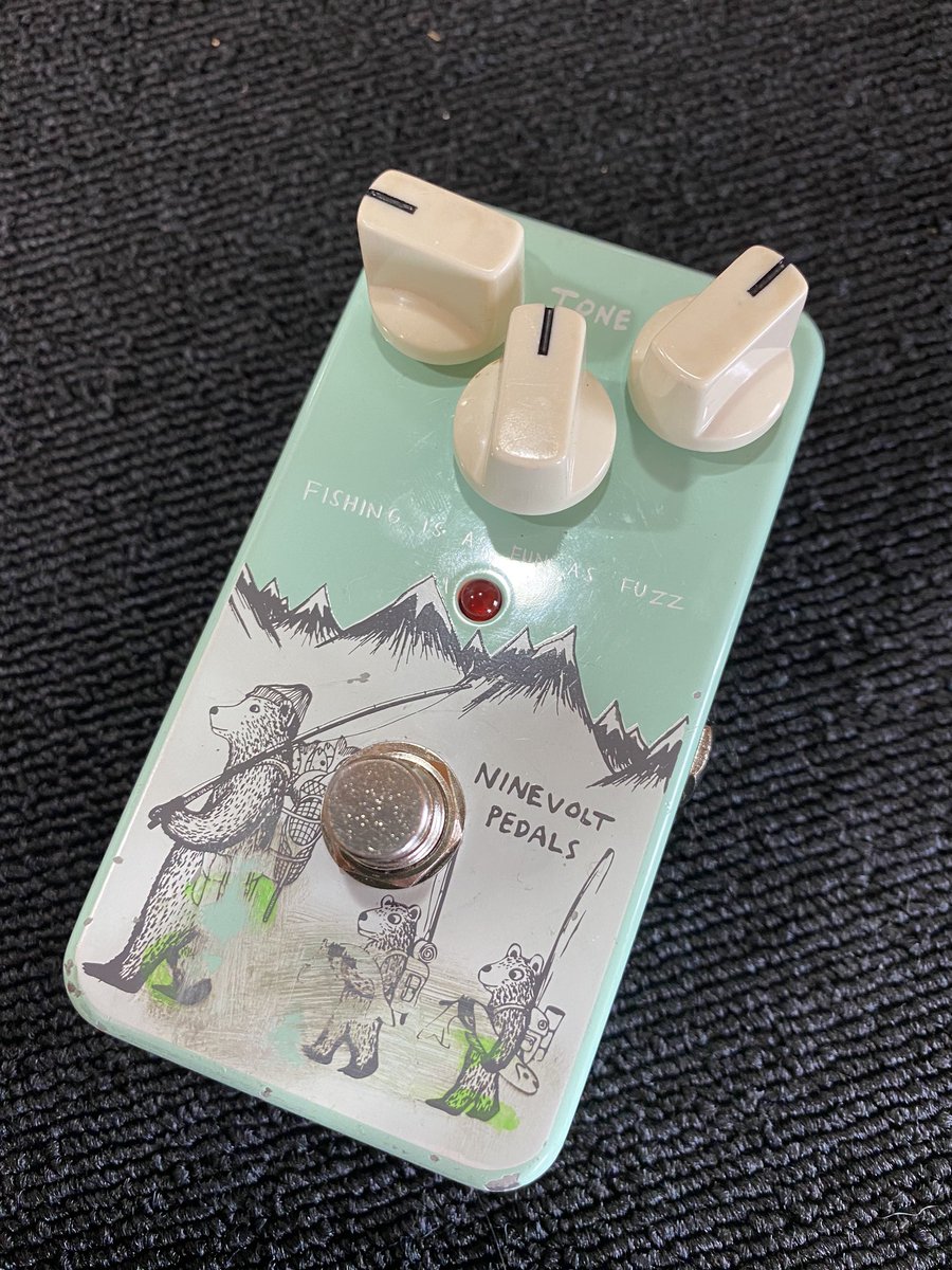 Motono Guitar Amplifier Workshop Ninevolt Pedals Fishing Is As Fun As Fuzz パワージャック破損の為 交換作業を行いました シビルウォービックマフのブラッシュアップとの事ですが なるほど使い易くて良いペダルです あと 音がめちゃデカいw