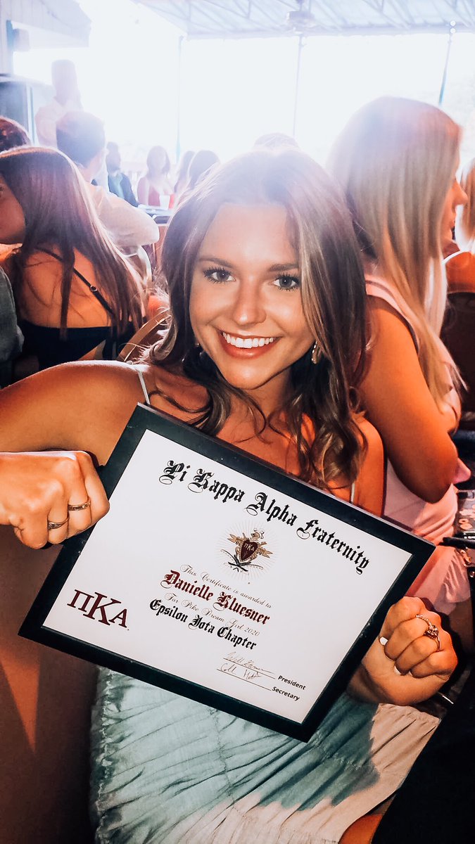AXID_SEMO's tweet photo. Congratulations to Danielle Kluesner, 2020 PIKE dream girl❤️💛 @SemoPikes @dkluesner_ https://t.co/bHyyn2hfik