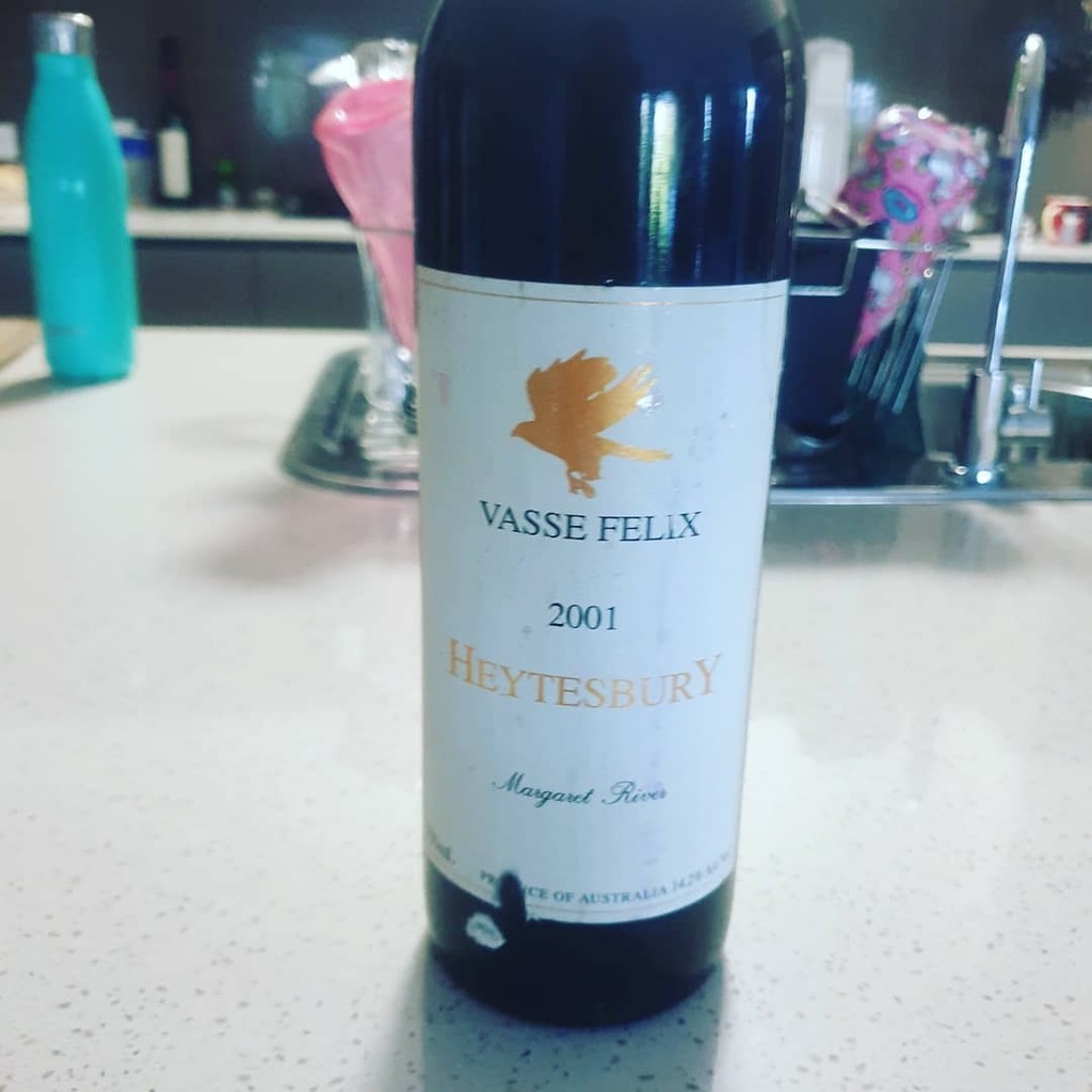 OnswitchDigital's tweet image. One of those times I dropped in for a quiet beer and ended up drinking fine wine around the fire, talking shit for 7 hours #goodtimes instagr.am/p/CA1lXqiJYwF/