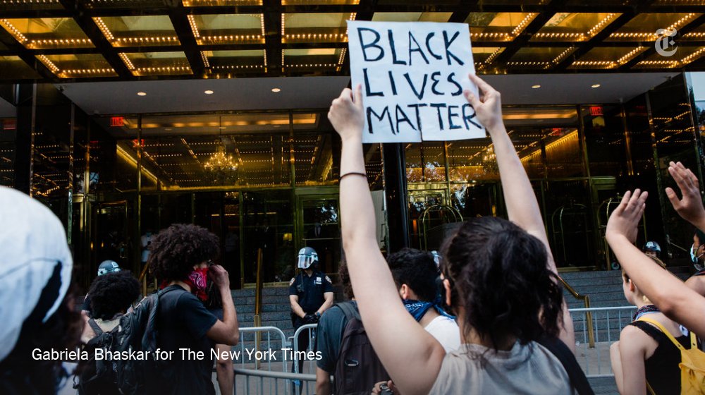 There were at least 7 arrests outside Trump Tower, in Midtown Manhattan, on Saturday https://t.co/thOWq6p1JN https://t.co/h7r9RwT4Xr