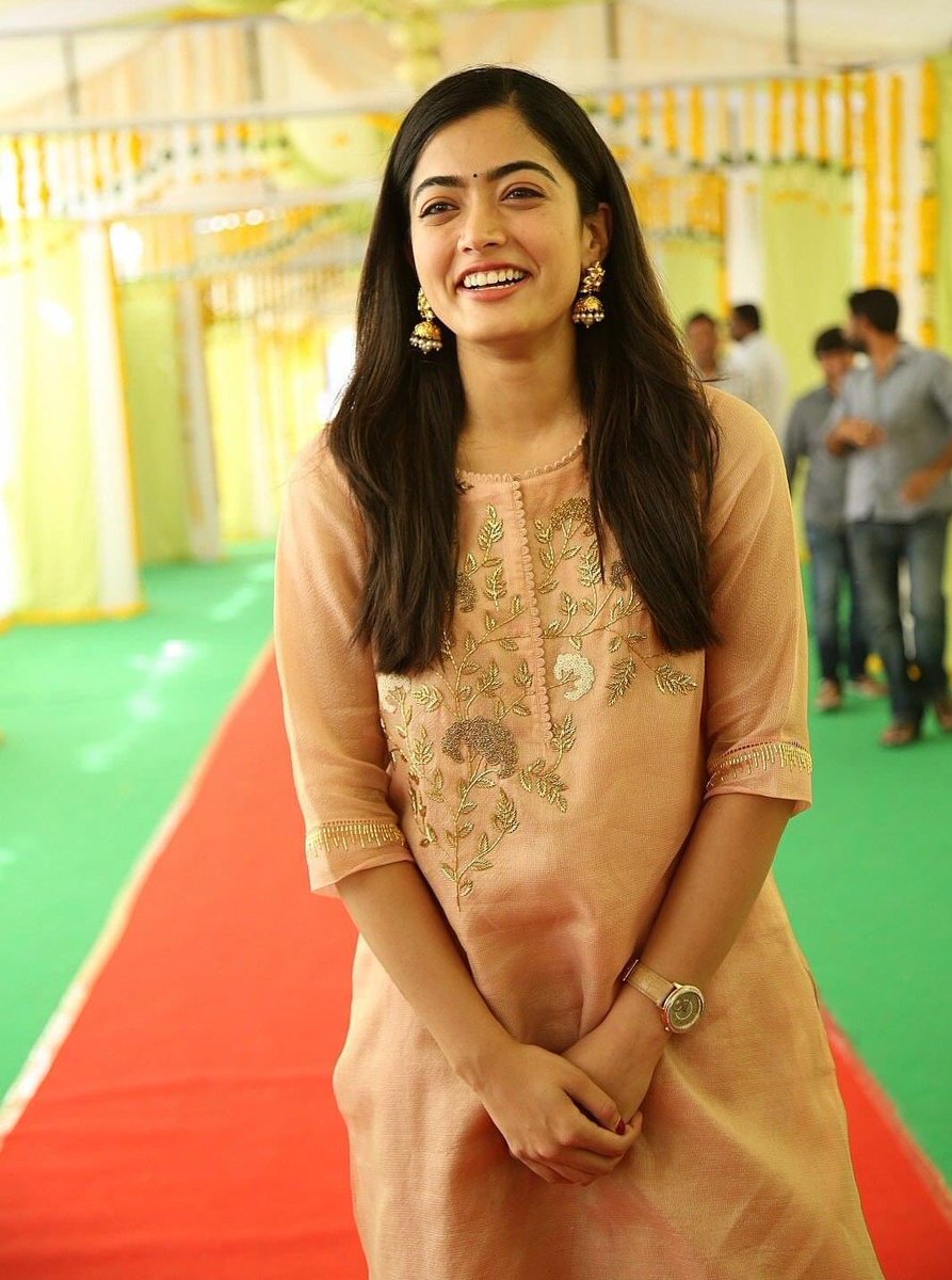 My goddess rashmikha  @iamRashmika It's important to give it all you have while you have the chance.A smiling face is a beautiful face A smiling heart is a happy heart My goddess please keep smiling always lots of love  your sincere fan  @iamRashmika  #RashmikaMandanna