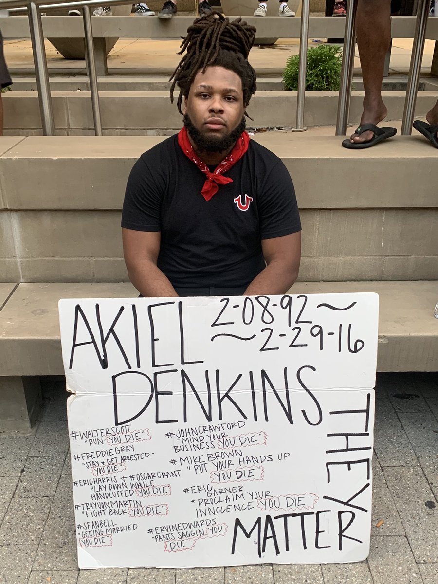 StatikkRu_356's tweet image. #Raleigh #BlackLivesMatter  #NoJusticeNoPeace  #PoliceBrutality