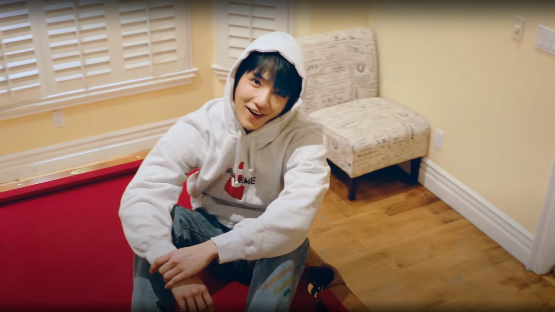SEVENTEEN ジョシュア着用★PLAYNOMORE★韓国★ZIZIK HOODIE SEVENTEEN ジョシュア着用☆PLAYNOMORE☆韓国☆ZIZIK HOODIE