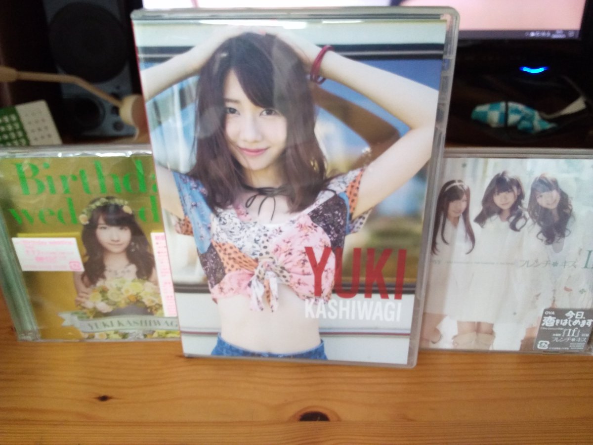 O3611's tweet image. 最近ゆきりんにはまってます✨
口移しのチョコレート😋
#柏木由紀
#口移しのチョコレート