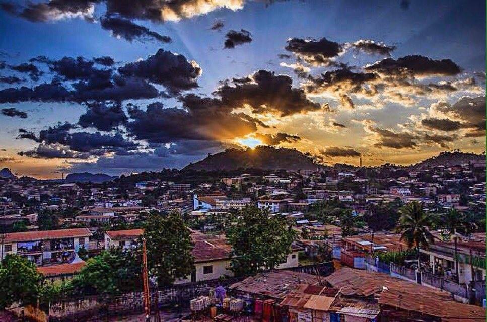 gampsonfranck's tweet photo. Histoire & Légendes : voici l’origine du nom Yaoundé, la capitale du Cameroun
Par Charly ngon
#Cameroun➡😱🌇💚❤💛
Welcome to #Cameroon
#237DaysTrip
#J131
#suivezleguide @ckomentmagazine @AdaMbita @ChouchouMpacko
#totalchan2020 #NationBranding https://t.co/0uavtufSMi