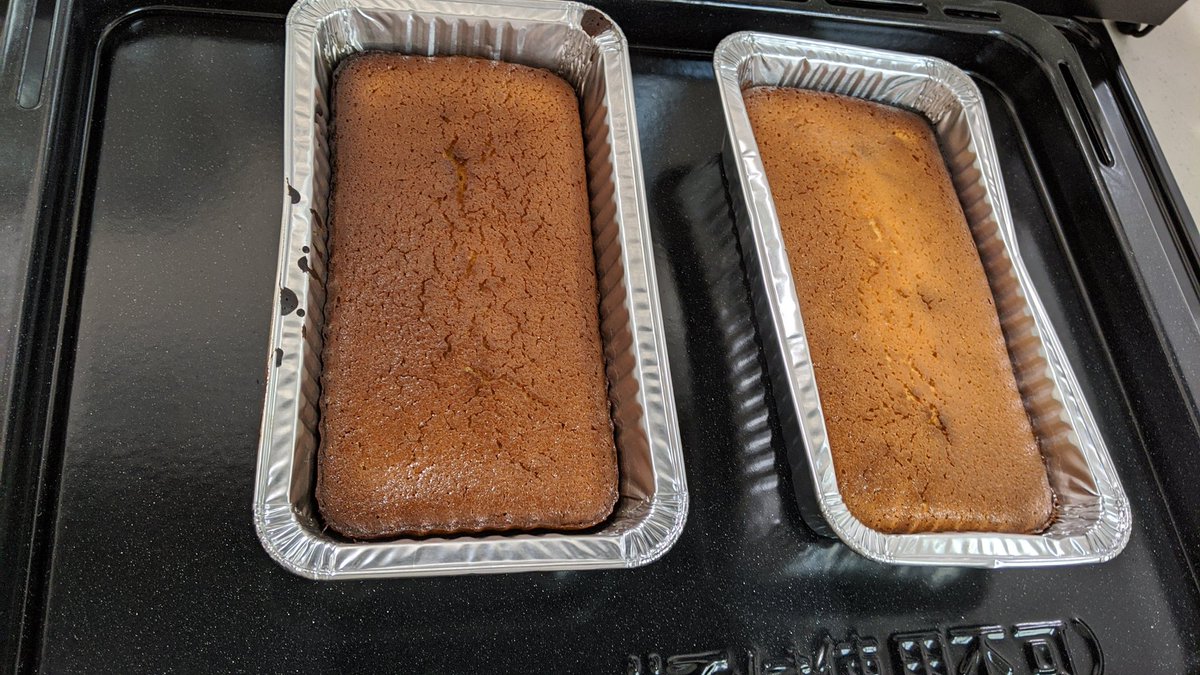 Furusin クリームチーズケーキを作ろうとした結果 卵白に盛大に卵黄が入ってしまいメレンゲができず フィナンシェと マドレーヌの間みたいなのができた フィナレーヌ マドンシェ