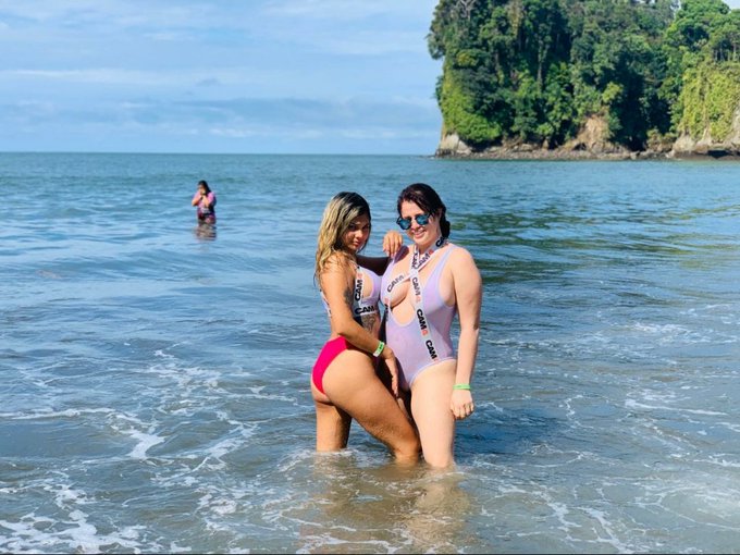 antes de la cuarentena 🥰 https://t.co/UlRodE1cAe<a href="/tag/sextoys"class="tags"><span>#sextoys</span></a><a href="/tag/cam4"class="tags"><span>#cam4</span></a>