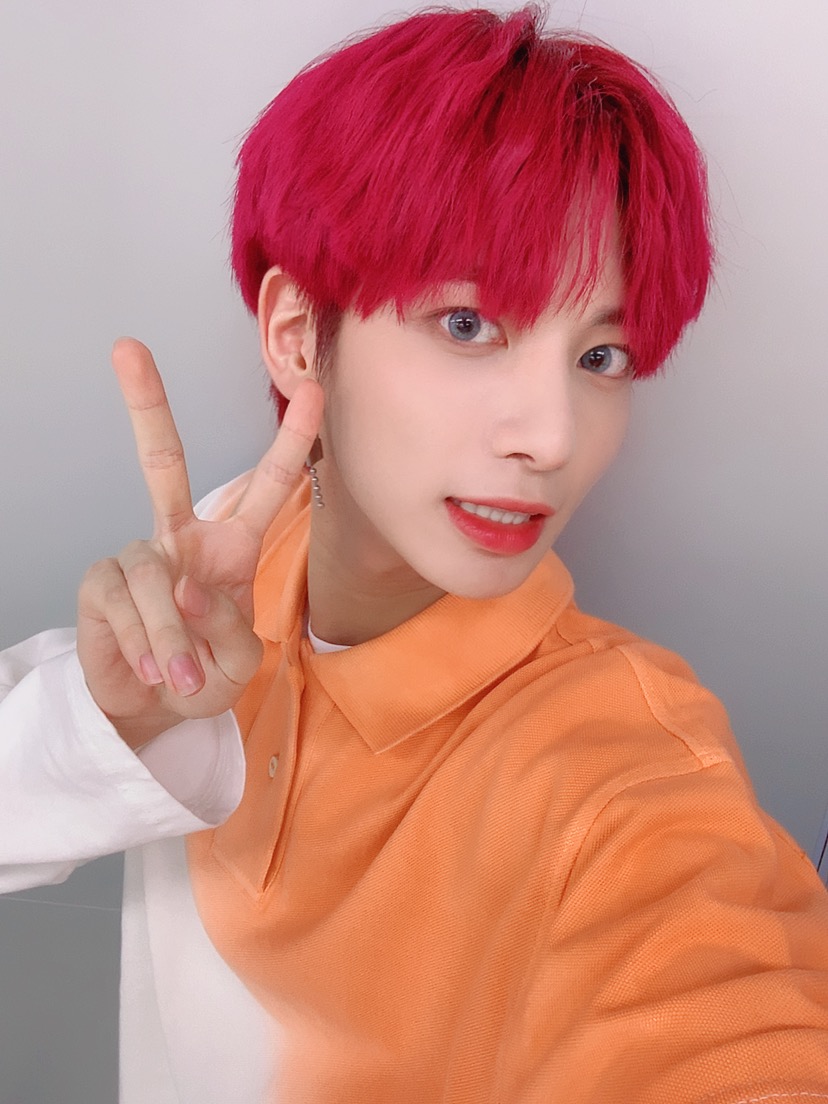 ttaebin's tweet image. how to tattoo a picture in my brain? 😀