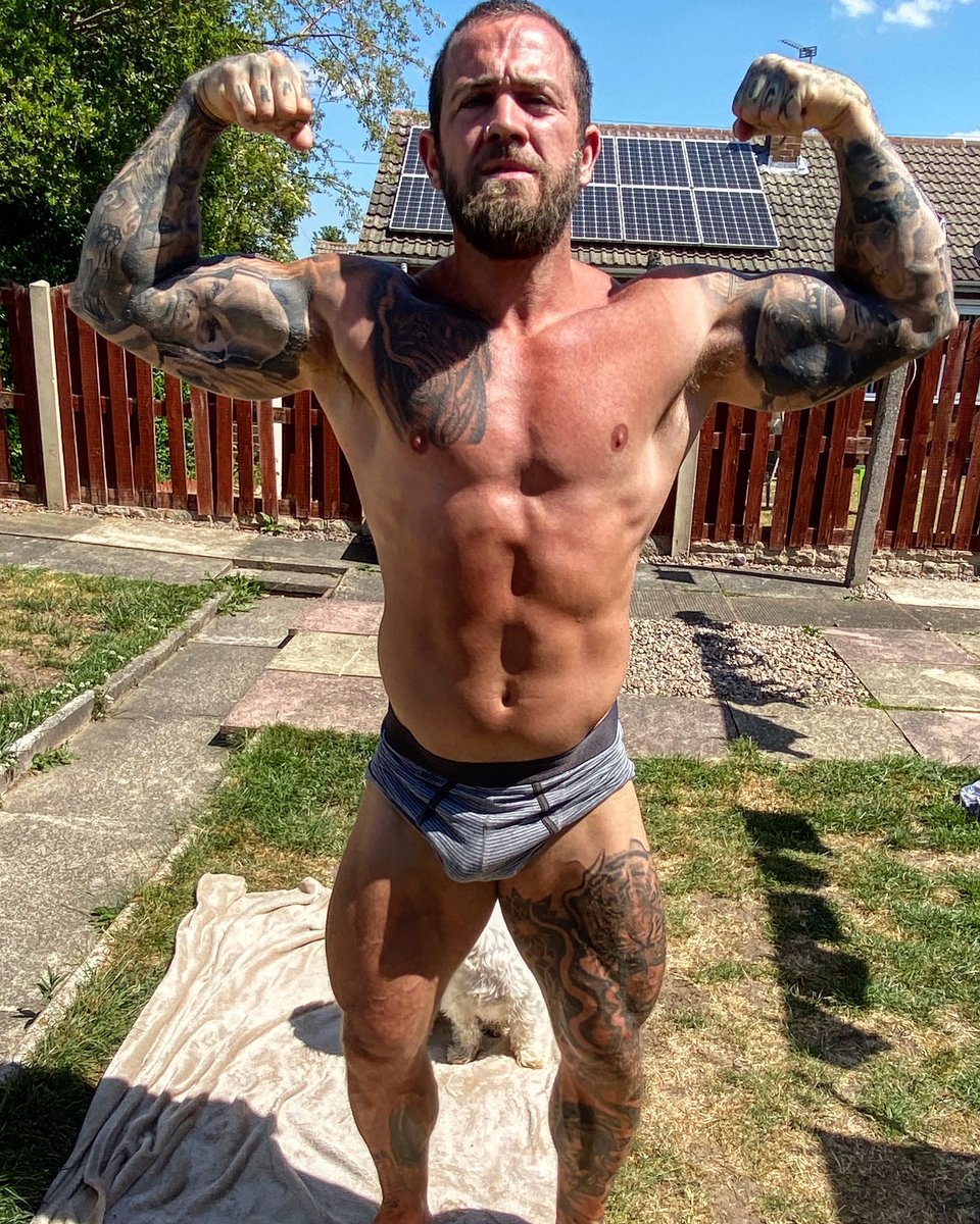 InkedLiving's tweet photo. Getting my arse back into shape... Click my Onlyfans for more also for free https://t.co/DrvflpI7GY https://t.co/NJD8PzoALp