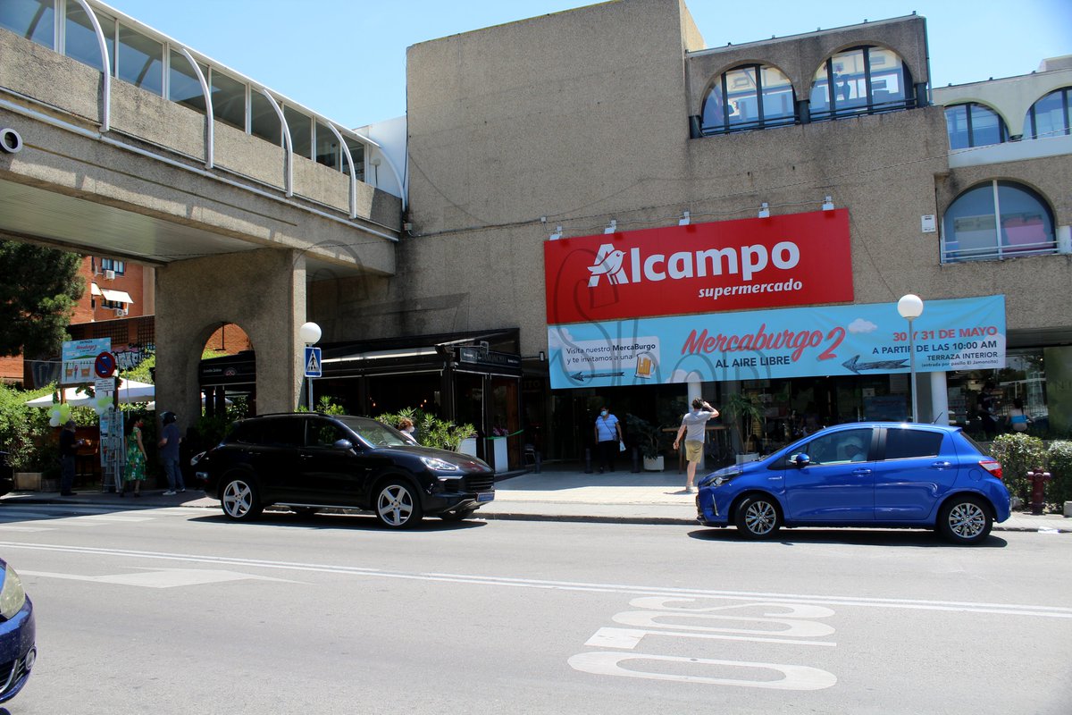 FunShopSL's tweet image. Hoy domingo te vuelven a esperar en #Mercaburgo2 las tiendas del @burgocentrocc 2, entre otras Cool mania, @opticazulynegro, Abalorios Tatiana Rojas, Circus, Top Sport, Bimba, @calzadosherrero, Juguettos, @Tecnidronsystem, etc
#YoTapeoPorLasRozas
#YoComproEnLasRozas
#LasRozas