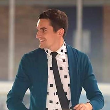 TeamADSG's tweet photo. Toute la #TeamADSG souhaite un très joyeux anniversaire à son danseur élite @RomainLeGac pour ses 25 ans ! 🎂🎉
📸 Éric Meilhat à #Angers #SportAngers https://t.co/D6vhwJkBJX