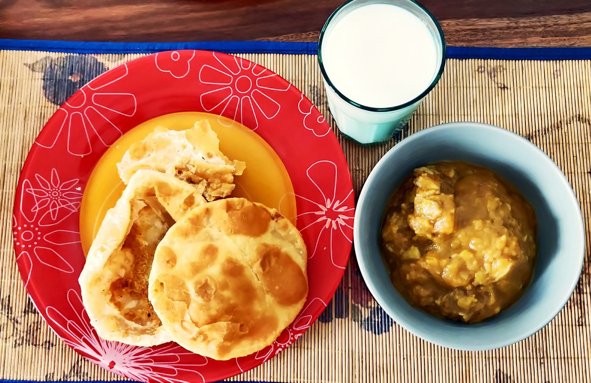 Probasibangali's tweet photo. #breakfast #sundaymornings #sundaybreakfast #dalpoori #dalpuri #alurtorkari #crpark https://t.co/Ms3pRkimOp