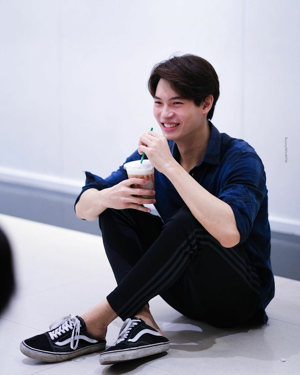 Edward17249084's tweet photo. 人生路上过客很多，他人向东向西向南向北，而我，只向你  People come and leave in each other's lives, going to all four corners of the world, but for me, I go to you, always and forever. #LoveWin3Million @winmetawin https://t.co/zGHvroYY2E