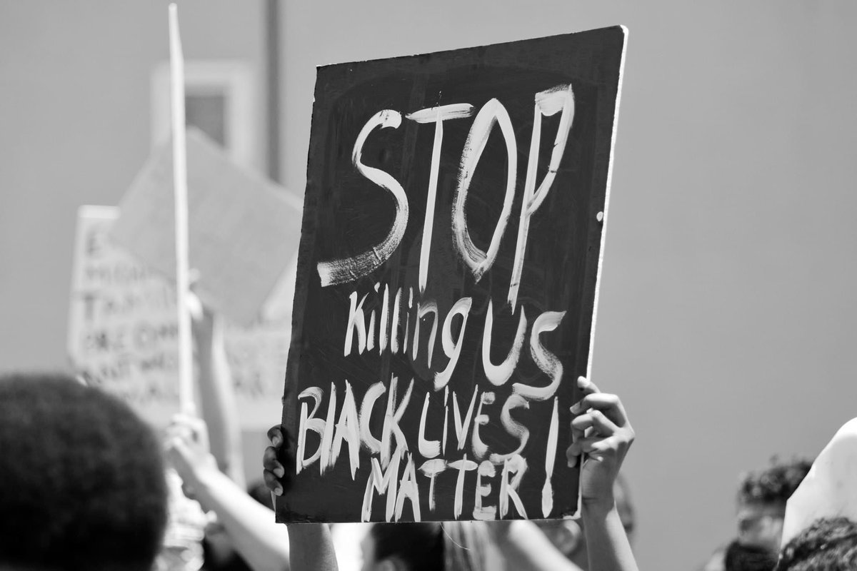 disbeatis's tweet photo. Terre Haute, Indiana ✊🏾🖤

Small cities, you can make a change too! Proud of everyone coming out today of all races fighting against police brutality. https://t.co/1cStemjdSz