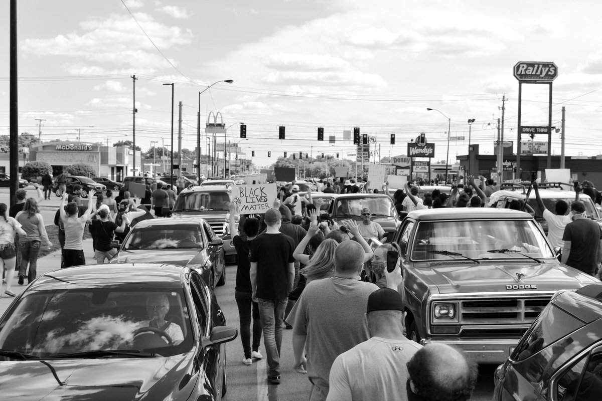 Terre Haute, Indiana ✊🏾🖤

Small cities, you can make a change too! Proud of everyone coming out today of all races fighting against police brutality.