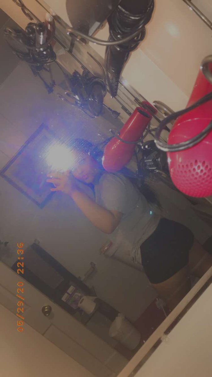 letysan46591162's tweet photo. Anybody ready to spend there money right 👅#cashapp #finD #findom #findom #bootyjiggle #bootymovie$$ https://t.co/ZuFpesaRao