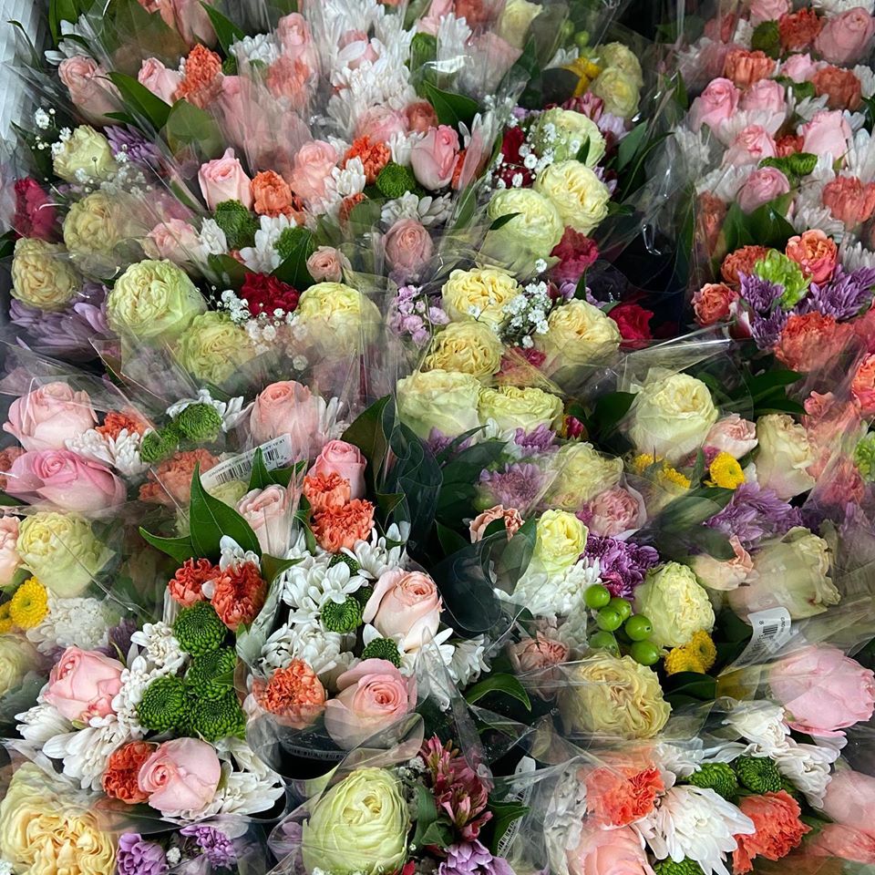 Over 200 bouquets being delivered this week for Shavuot! 💐

#flowersbymike #love #everydayflowers #oceansideflorist #localflorist #oceansideny #flowerpower #instablooms #shoplocal #springtime #spring #springhassprung #oceansideny #flowersofinstagram #flowergram @ Flowers By Mike