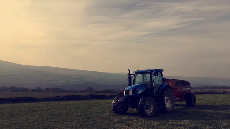 AbbeyMachinery's tweet photo. Abbey Side Spreader! 💩🚜📸:@tomosvaughan #abbeyspreader #sidespreader #muckspreader #abbeymachinery #farminglife #farmlife #farming #farm #farmwork #agriculture #agri #agripics #agribusiness #farmingphotos #farmingpics #agritech https://t.co/GGYQaYJkpU