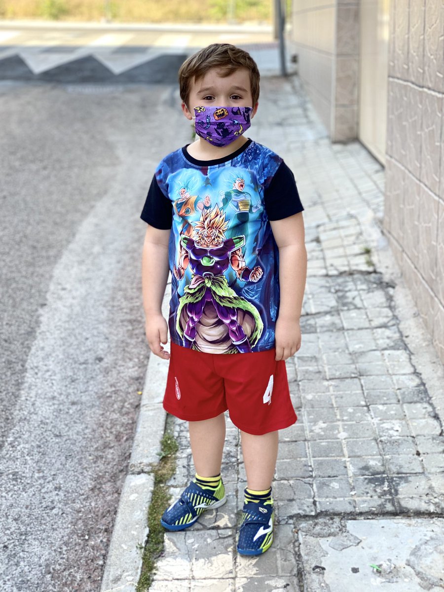 Mi pequeño gran hombre . Cuanto creces y cuanto te echo de menos .