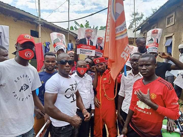 SittaMukisa18's tweet photo. Fool enemies fear what they don't Know.
They hate what they fear.
That's why they @People_Power_Ug
#UnitedAgainstCoronavirus
#masksEverywhere
#Teamkyagulanyi2021 https://t.co/Byy9UOXFCg