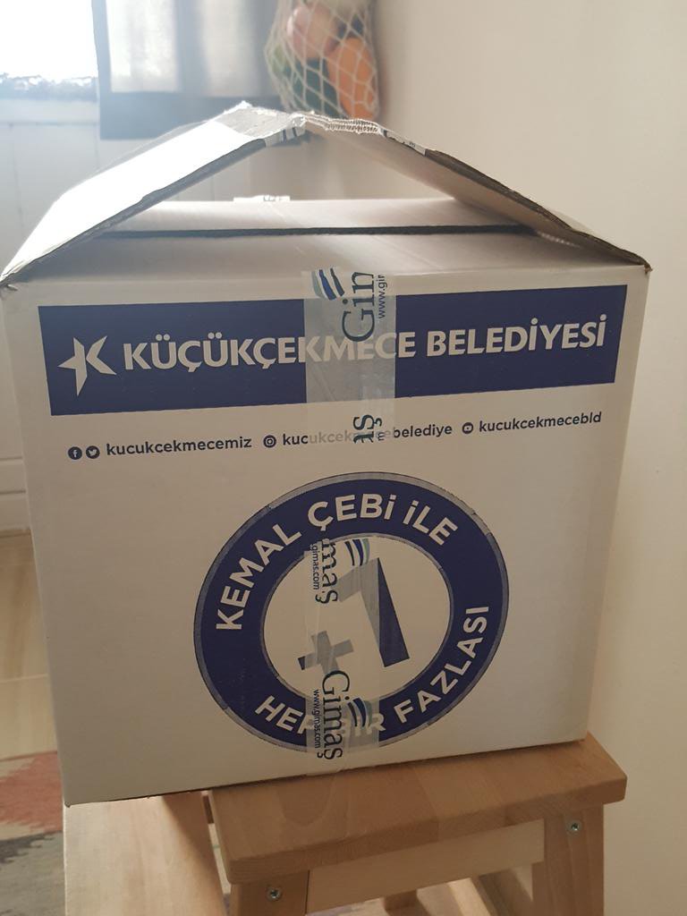 RUHSSAN's tweet photo. @Kucukcekmecemiz erzak kolimiz geldi...teşekkür ederiz başkanım 😊 https://t.co/GFMxUwJHhb