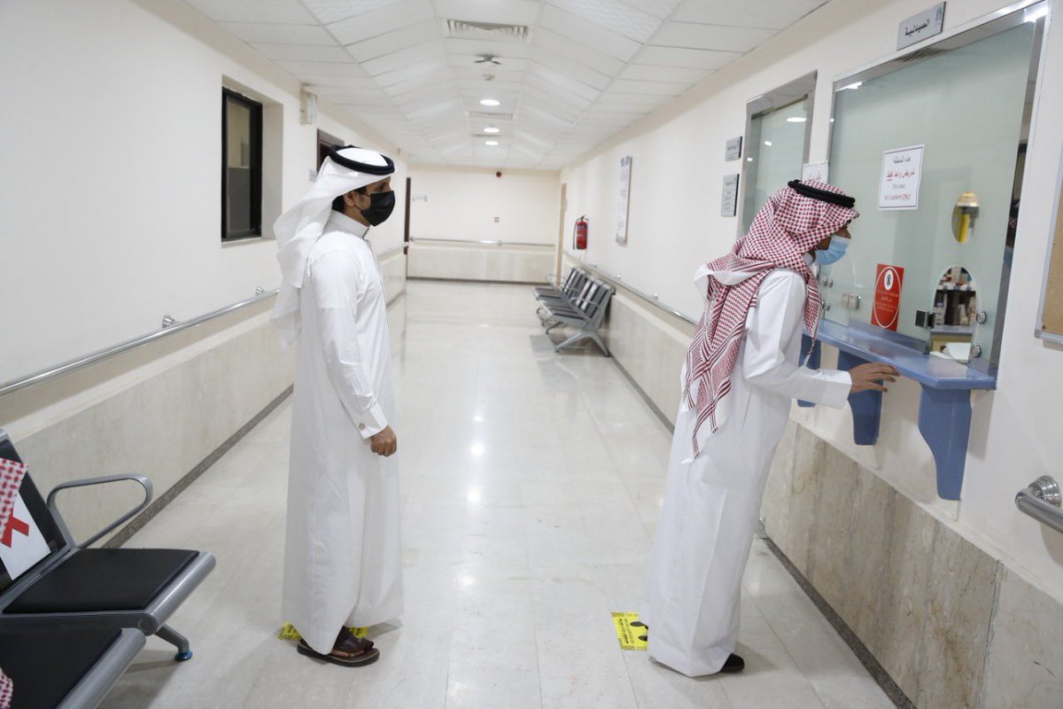 taibahu's tweet photo. التباعد الجسدي والكشف الحراري والادوات الطبية الوقائية تستقبل منسوبي #جامعة_طيبة خلال اول يوم عمل بعد رفع تعليق الحضور الى مقرات العمل. https://t.co/ErPCWvSCYf