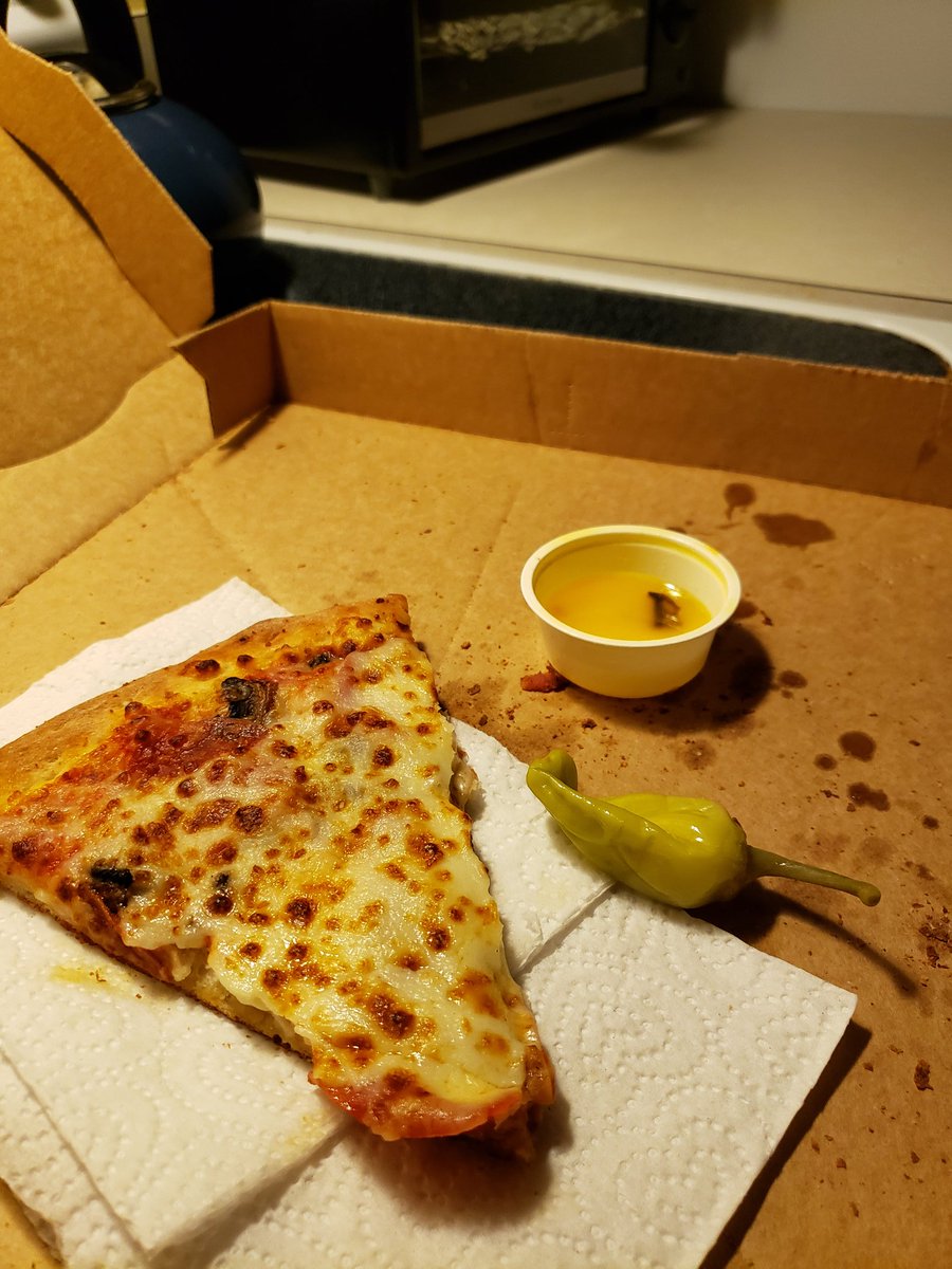 CodeCarb0n's tweet image. That post stream grub. 🎙️🔥🥰