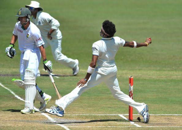 After negotiating the first ball of the over, Kallis gears up for the next. The pacer completes his ritual of praying and with eyes filled with aggression, he charges in and as soon as he reaches closer to the crease, the dancer in him takes over his hands and... 