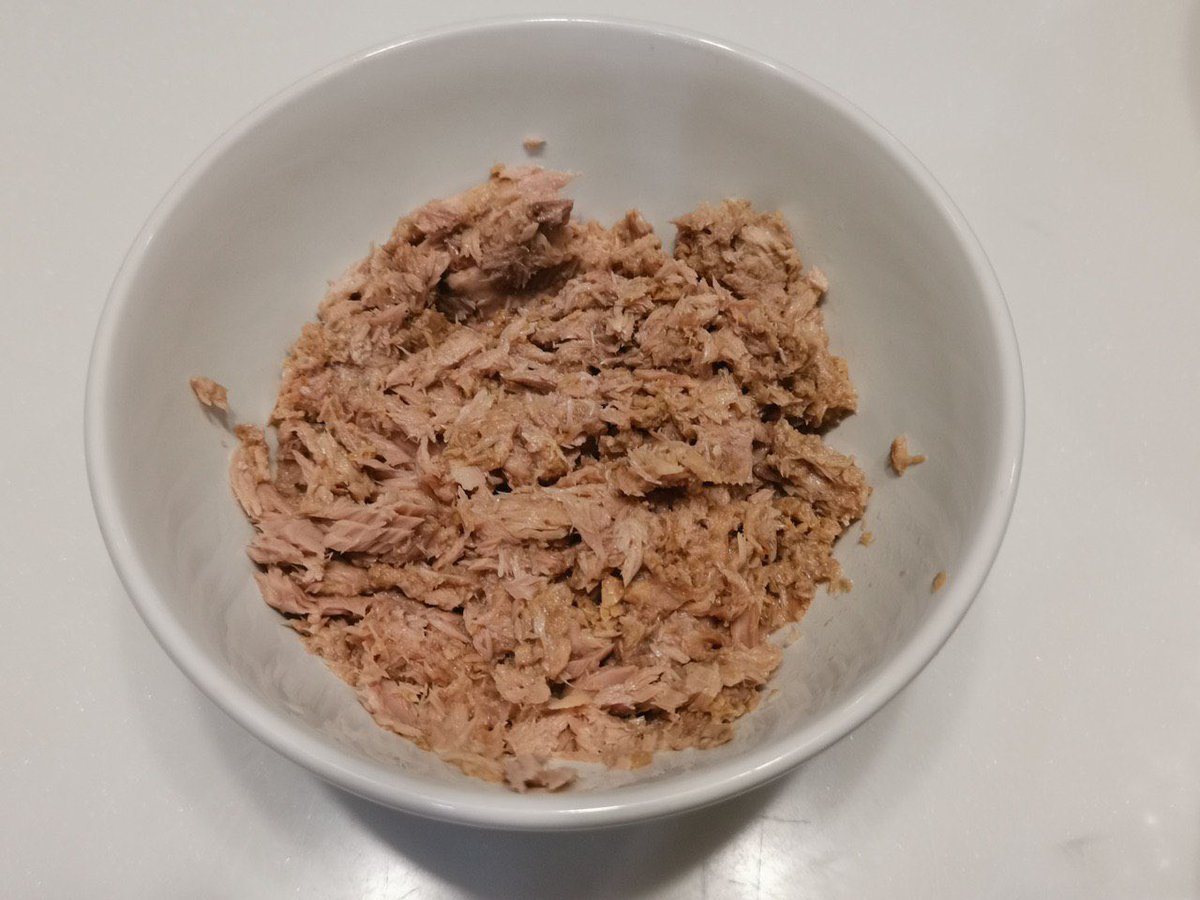 JojoSekri's tweet photo. JoJo Cooking Magic Homemade Tuna Salad and Sweet potato fries
JoJoCookingMagic Recipe
#homemadecreamcheese #capsicum #tomatoes #yellowcorn #cucumber #tuna #garlicchives #spices #naturalingredients #nomsg #cooking #halalfood #halal #healthyfood @jojosekri @jojocookingmagic https://t.co/kiF9fhHabX