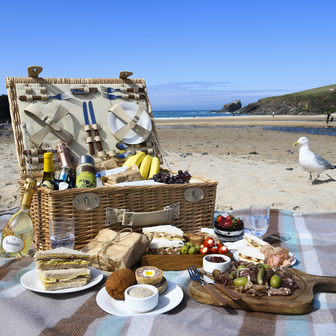 It's perfect #picnic weather today in #Cornwall. If you want to venture off the beaten track during your stay with us, let us pack you a #hamper full of treats handmade by the @No6Padstow team ☀️🥂#theonlywayiscornwall #ainsworthfamily #lovecornwall #cornishcoast #sunnydays